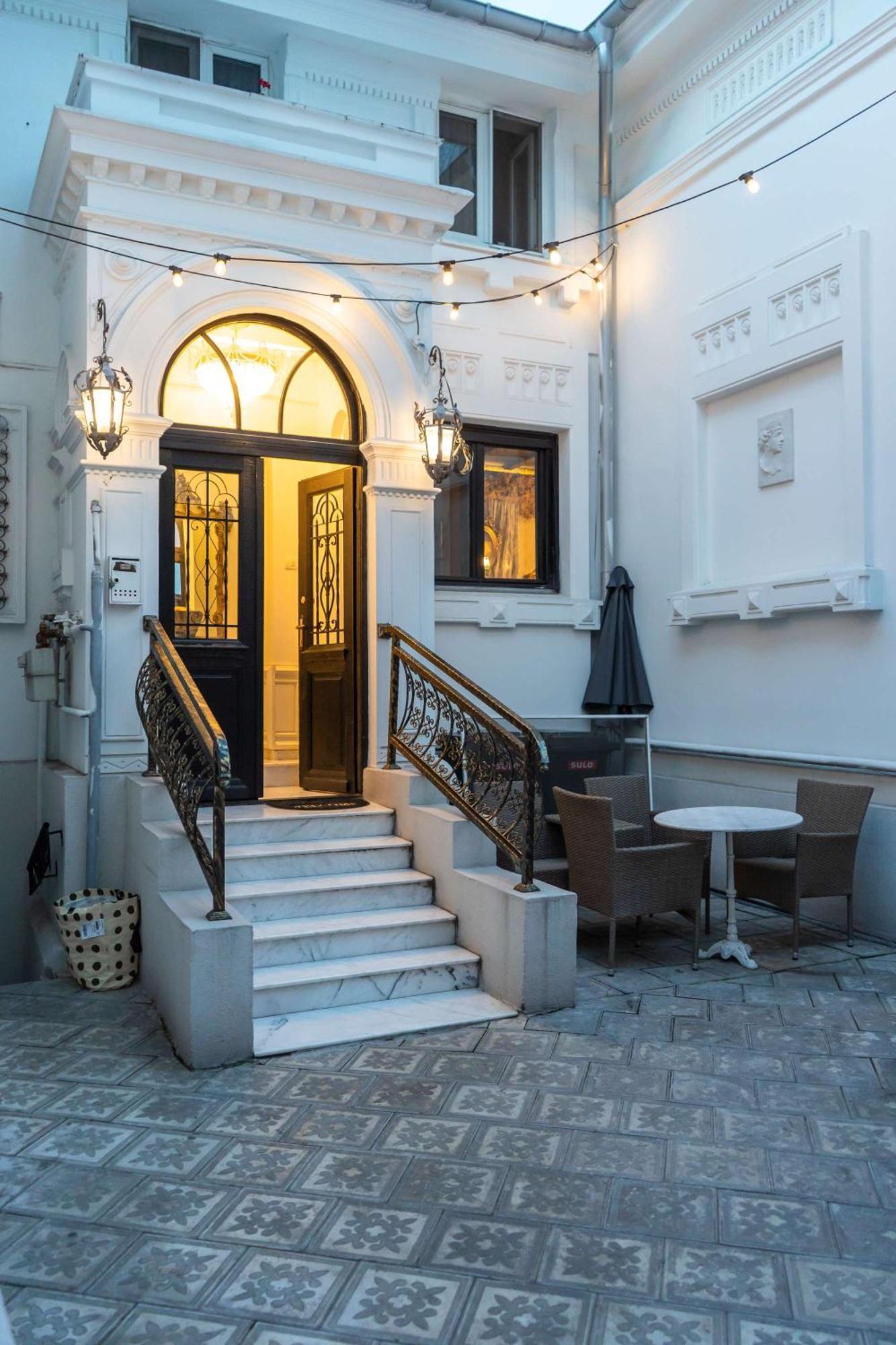 Conacul Coroanei Luxury Boutique Hotel Bucharest Luaran gambar