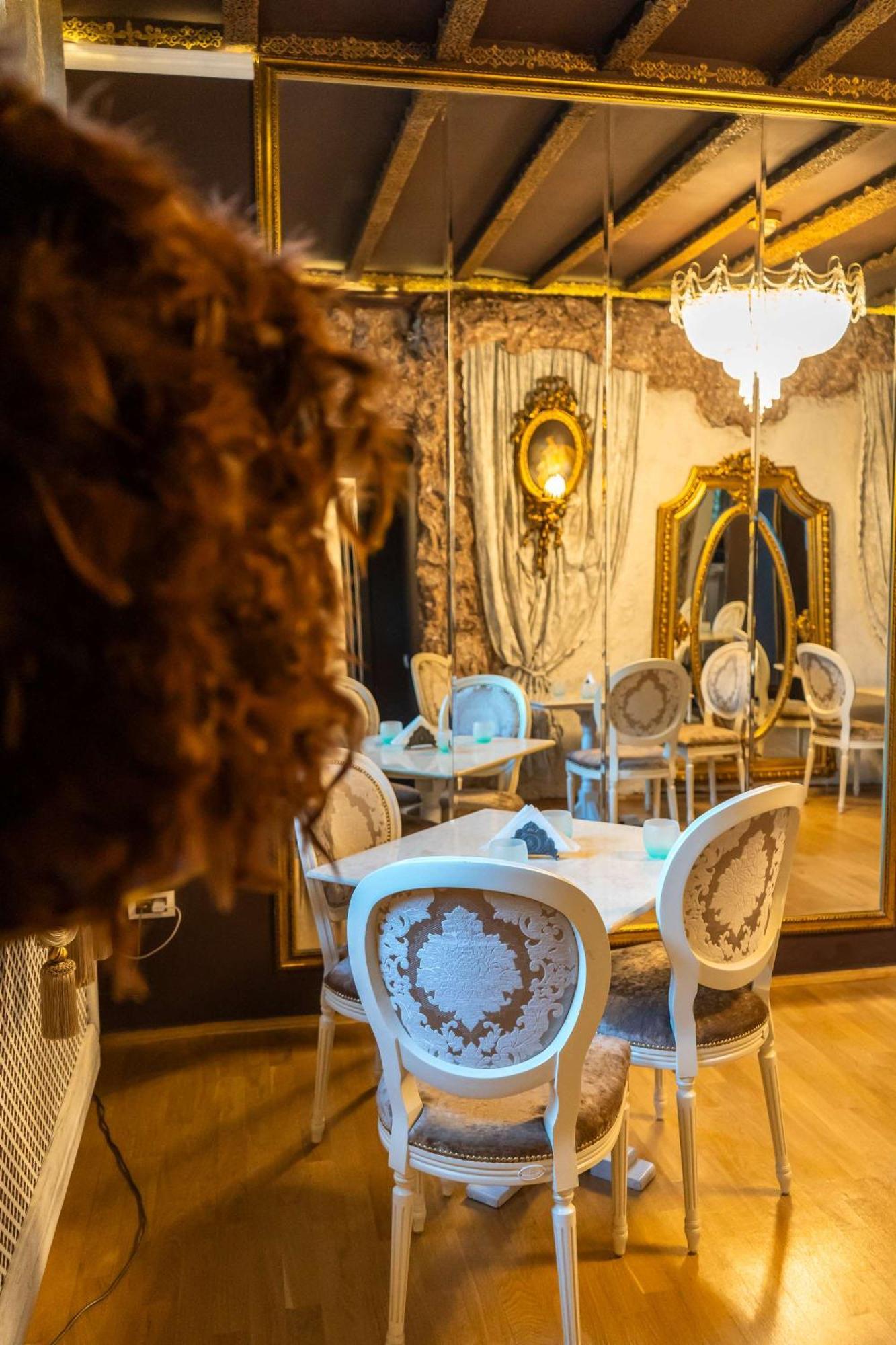 Conacul Coroanei Luxury Boutique Hotel Bucharest Luaran gambar