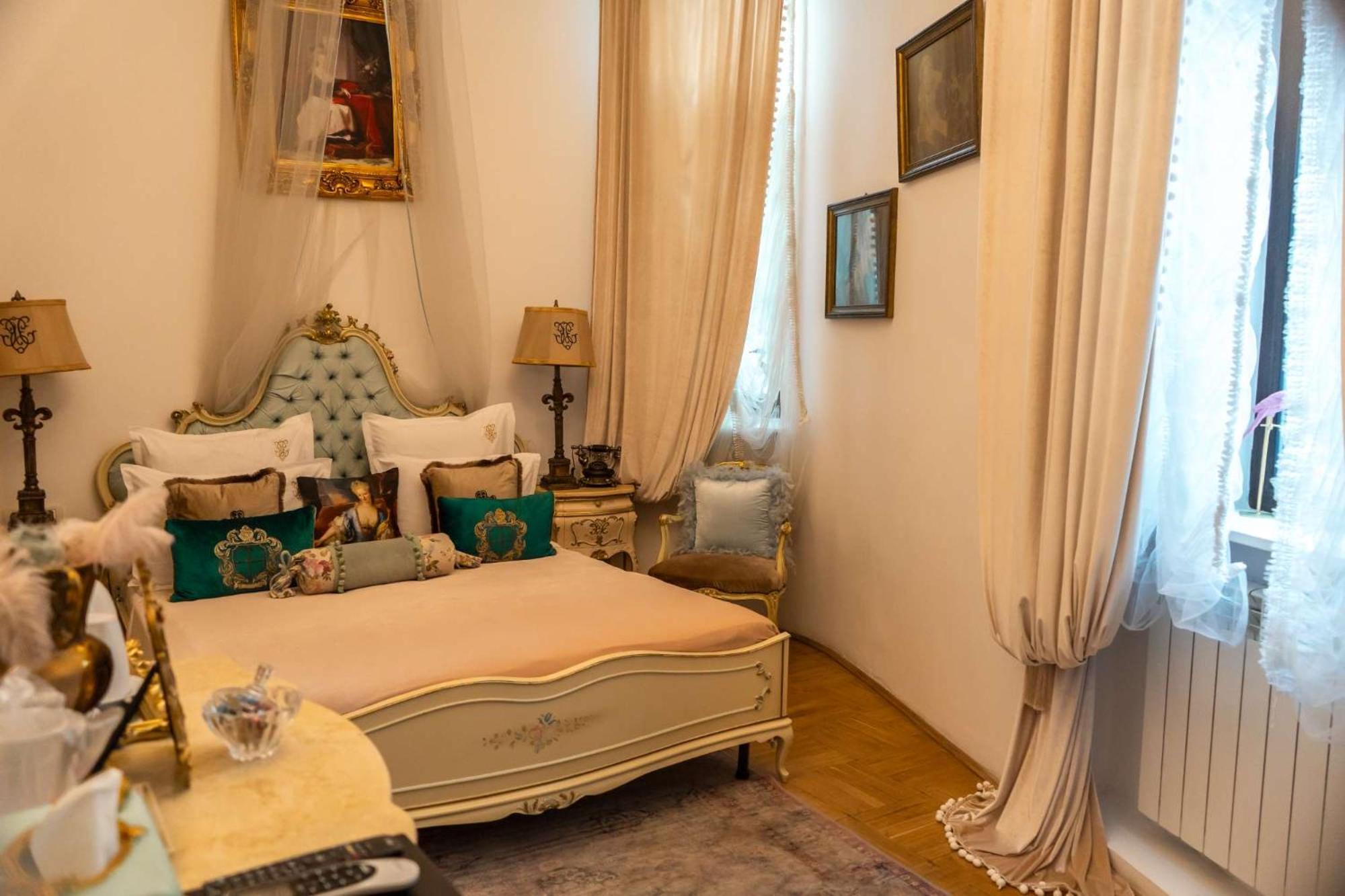 Conacul Coroanei Luxury Boutique Hotel Bucharest Luaran gambar