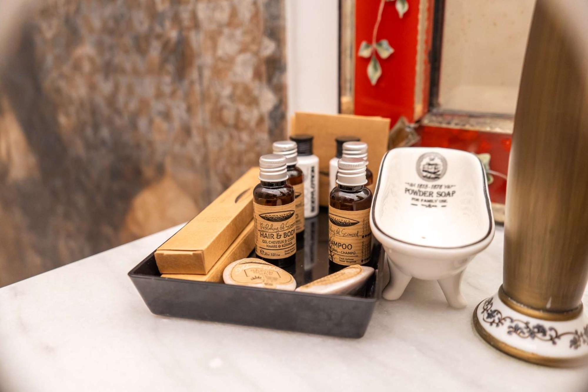 Conacul Coroanei Luxury Boutique Hotel Bucharest Luaran gambar