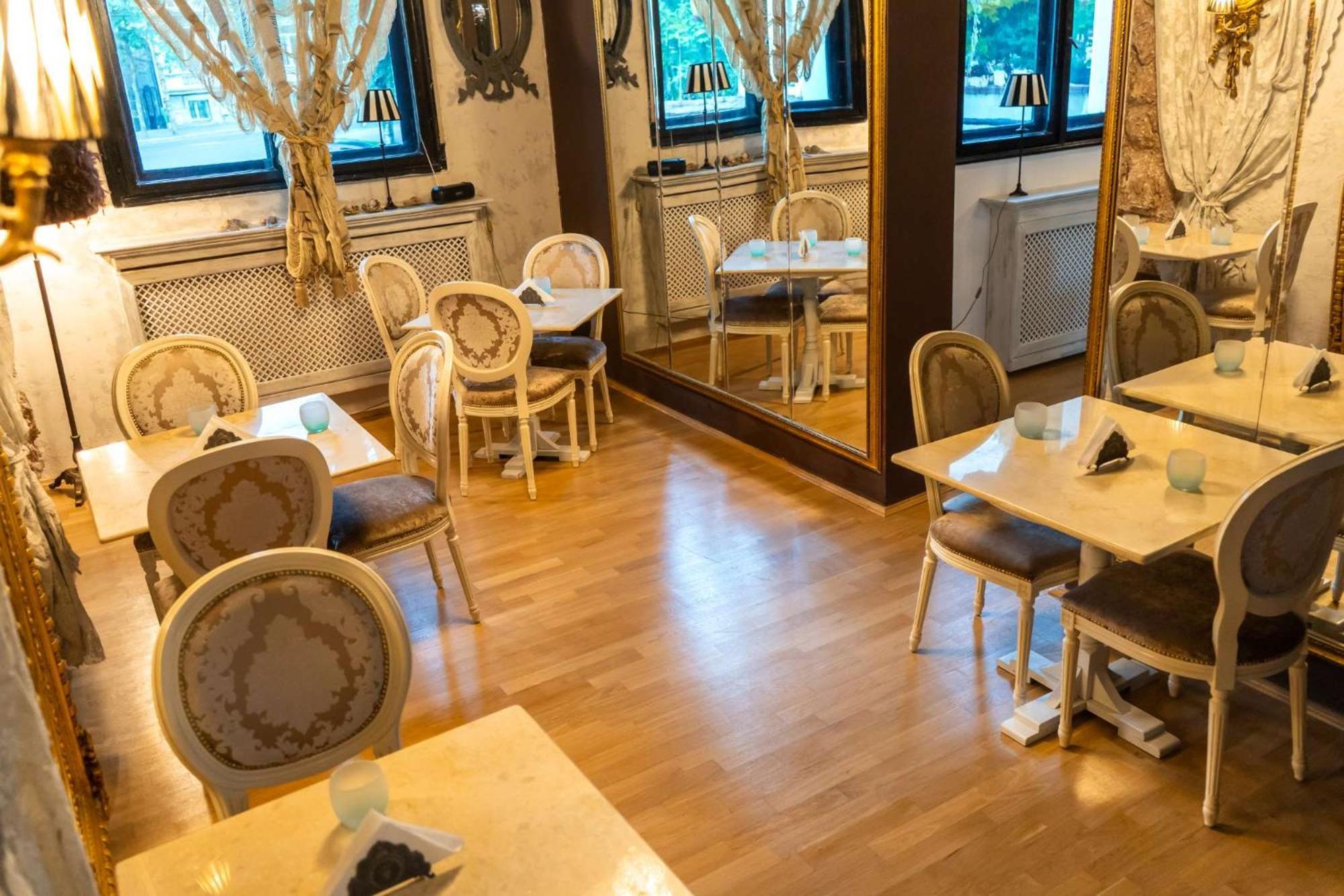 Conacul Coroanei Luxury Boutique Hotel Bucharest Luaran gambar