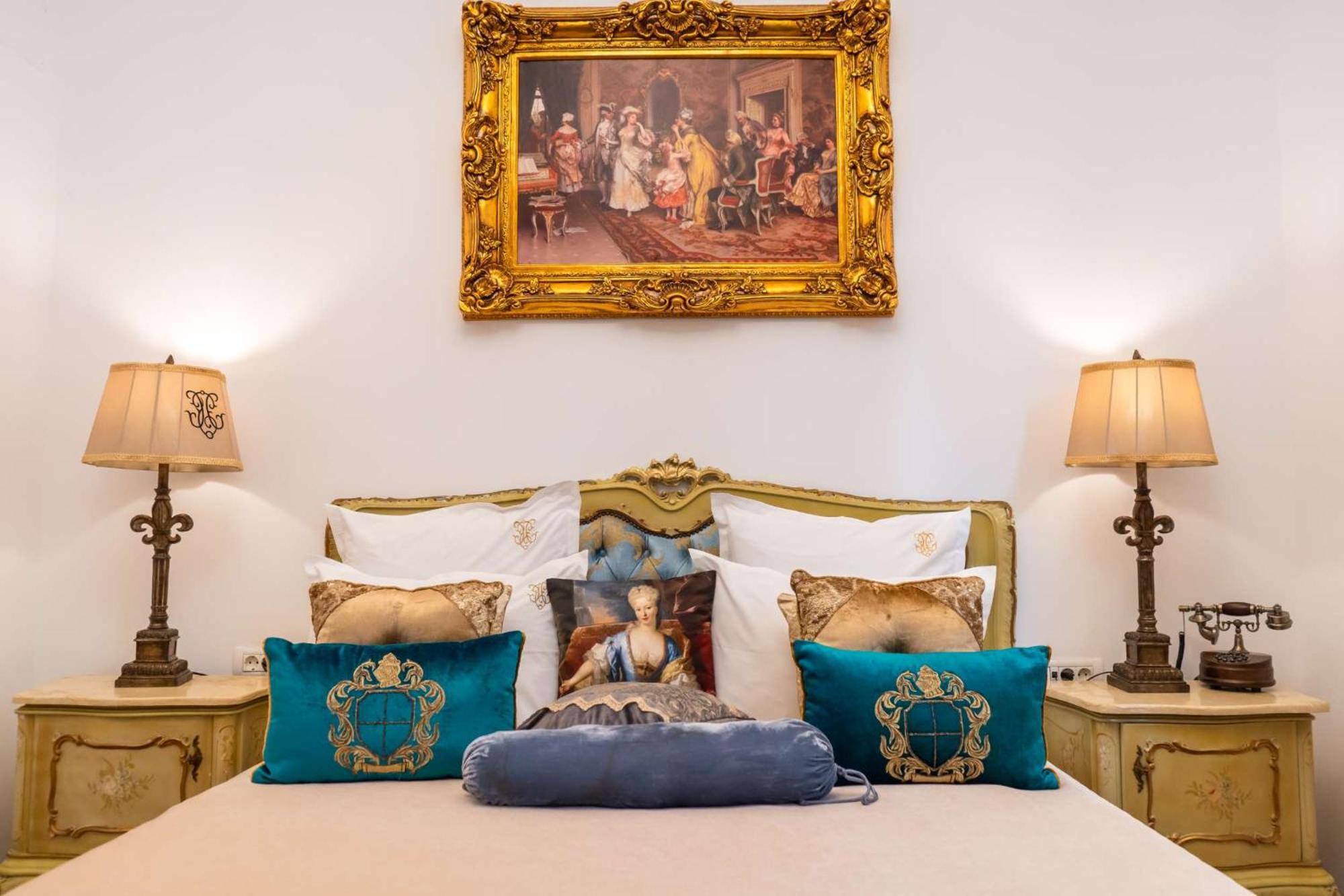 Conacul Coroanei Luxury Boutique Hotel Bucharest Luaran gambar