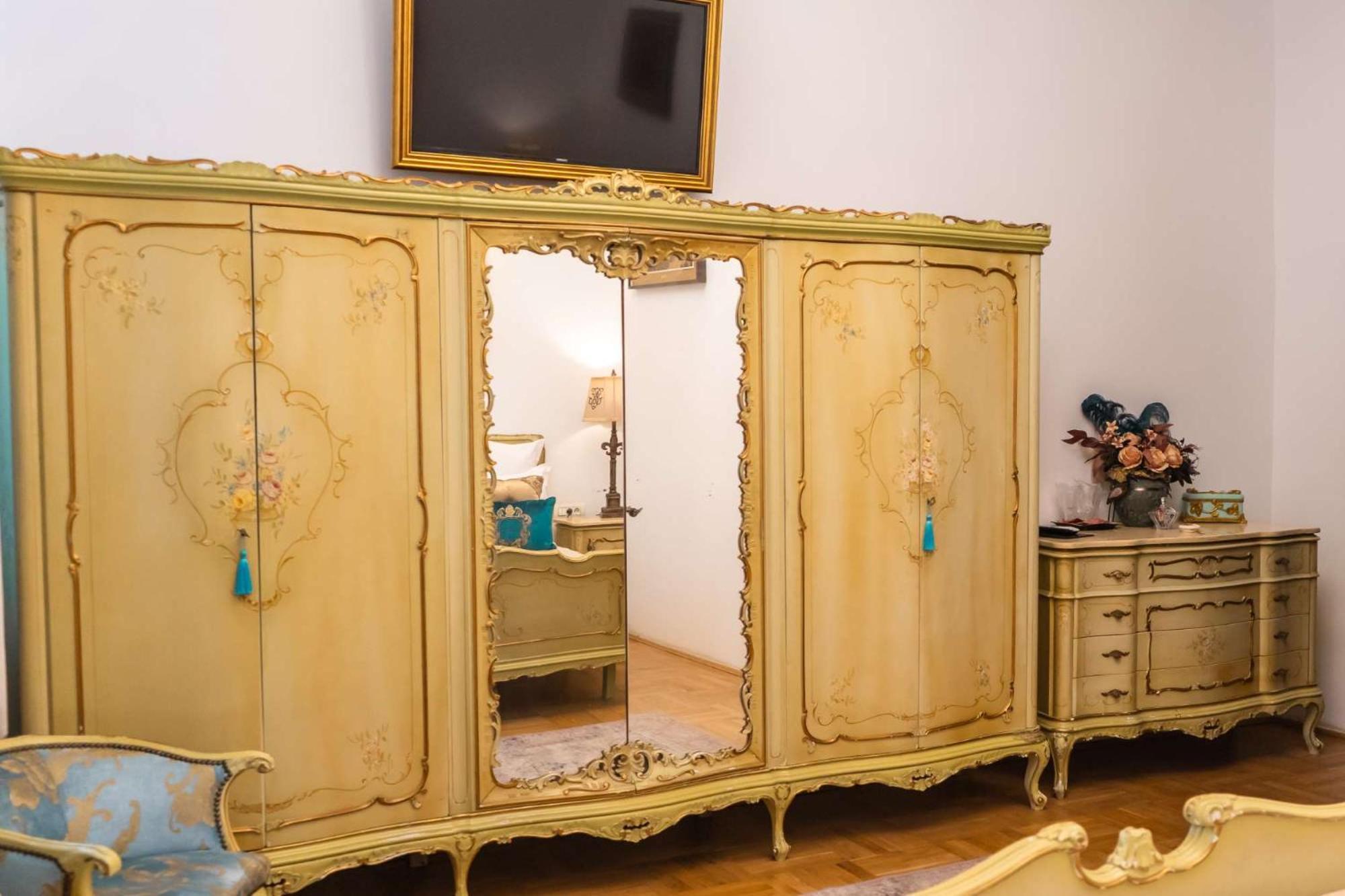 Conacul Coroanei Luxury Boutique Hotel Bucharest Luaran gambar